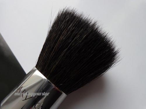 Блогер Алиса Alisamoiseeva о своих самых необходимых кистях рассказывает. 01 Блогер Алиса Alisamoiseeva о своих самых необходимых кистях рассказывает. 01