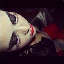 Дорогие девушки, во время проведения фестиваля мы готовы предложить вам услуги визажистов и парикмахеров, чтобы времени на танцы было еще больше. 01