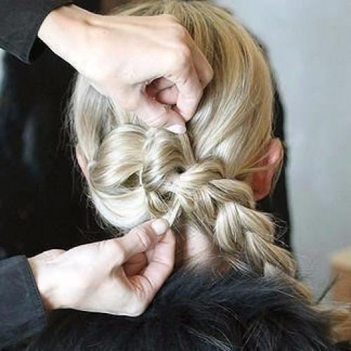 Простая и красивая вечерняя прическа. 08