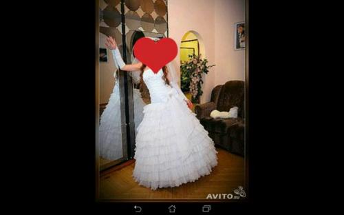 Вот скажите, нахера замазывать лицо на фото, при продаже своего свадебного платья? 03