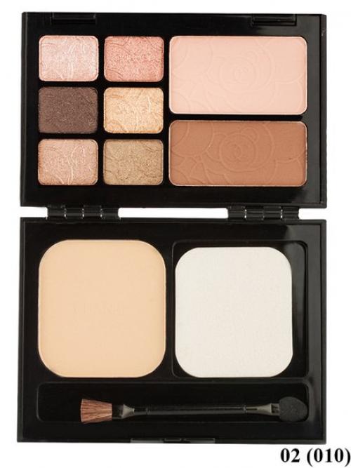 Заказ в понедельник!   Дорожная палитра от Chanel сочетает в себе тени для век, румяна для лица и пудру. 01