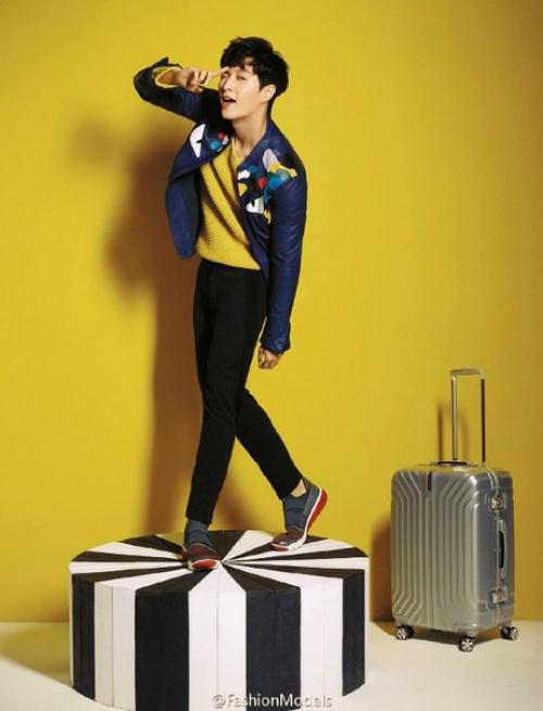 000194 luy.  Интервью лэя для L'Officiel Hommes Magazine. 01