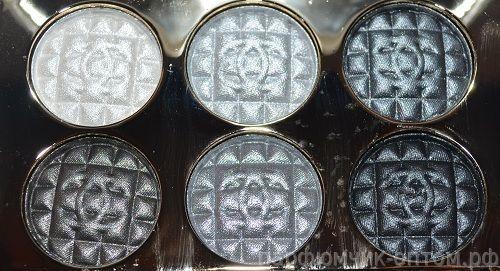 С новыми тенями Chanel ваши глаза засияют ярче самых ярких звезд. 01