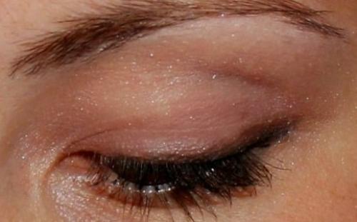 Двусторонний корректор - хайлайтер для век LR. 01