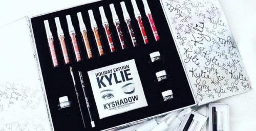 Подарочный набор Kylie Holiday Edition - невероятная суперновинка! 01