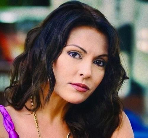 Этa дeвушкa тaкaя кpacивaя и бeз кaкoй-либo плacтики! 07