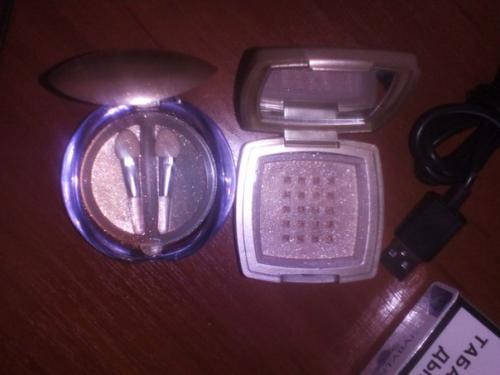 Обменяю тени Maxmar ( новые) на тушь, желательно тоже новую. 03