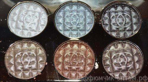 С новыми тенями Chanel ваши глаза засияют ярче самых ярких звезд. 03