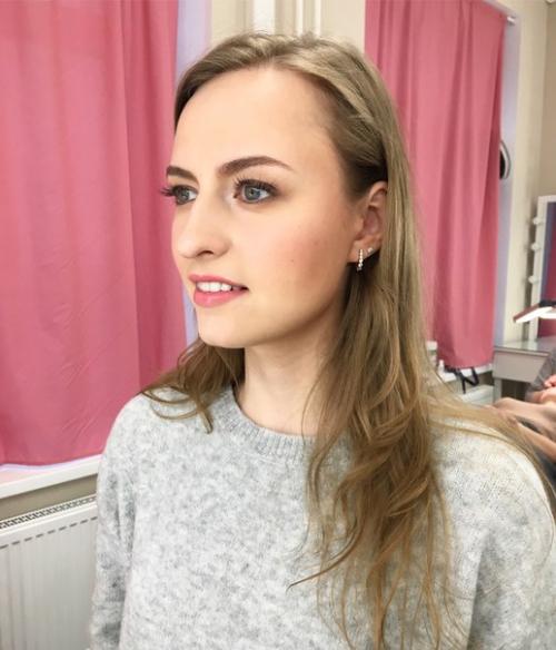 Сегодня снимали мастер-класс по трансформации дневного макияжа в вечерний? 01