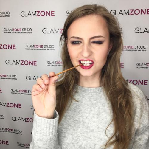 Сегодня снимали мастер-класс по трансформации дневного макияжа в вечерний? 02