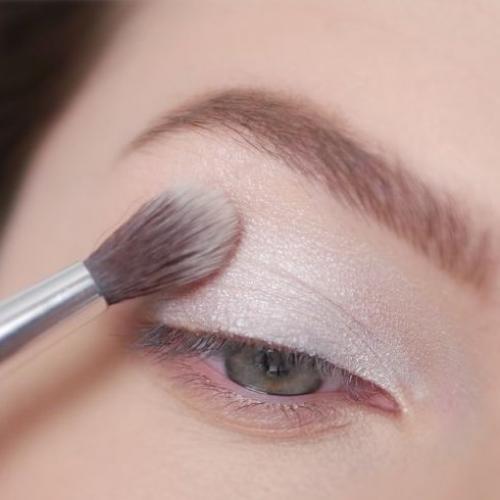 Эффект бабочки: как повторить макияж глаз с показа Jill Stuart? 02 Эффект бабочки: как повторить макияж глаз с показа Jill Stuart? 02