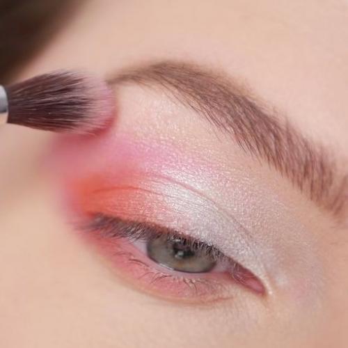 Эффект бабочки: как повторить макияж глаз с показа Jill Stuart? 04 Эффект бабочки: как повторить макияж глаз с показа Jill Stuart? 04