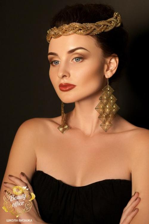 Набор на базовый профессиональный курс по визажу на апрель в школу Beauty Office. 06