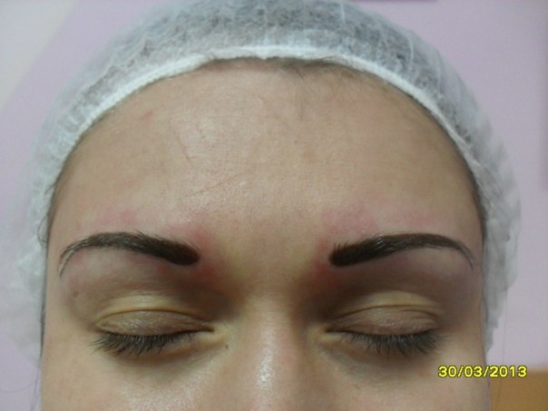 Перманентный макияж позволяет подчеркнуть разрез глаз, сделать идеальной форму бровей. 01