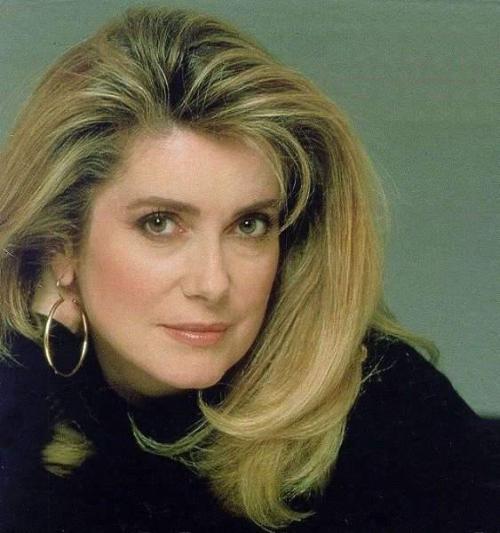 Катрин Денев Глаза. Катрин денев.

73-Летняя актриса рассказала о своих бьюти - привычках.