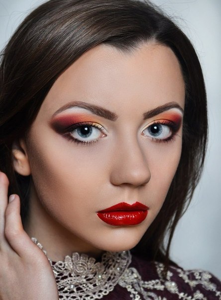 Базовый курс по специальности Визажист нацелен на желающих освоить навыки профессионального макияжа, чтоб в дальнейшем успешно их использовать в салонной работе, а так же на фотосъемках. Базовый курс по специальности Визажист нацелен на желающих освоить навыки профессионального макияжа, чтоб в дальнейшем успешно их использовать в салонной работе, а так же на фотосъемках.