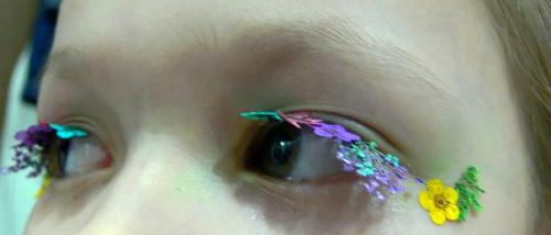 Сейчас меня закидывают тапками но я бы себе на свадьбу такого а-ля универсала не взяла. 03