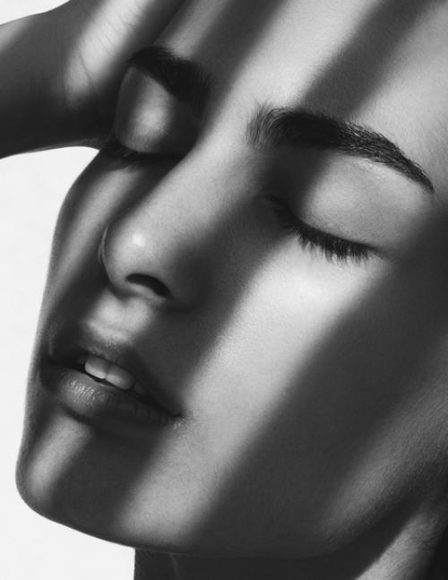 Как ухаживать за бровями в домашних условиях? 01