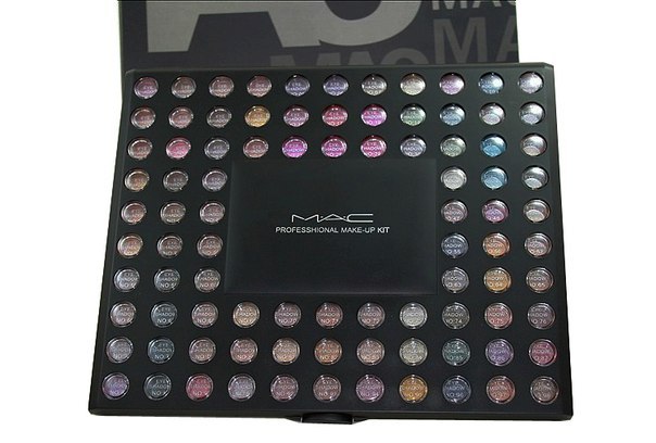 Добрый день. Хочу предложить Вам все для макияжа, маникюра и много чего. 09