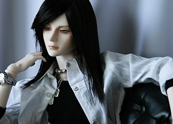 Abjds или BJD (Asian Ball Jointed Dolls) - шарнирные куклы придуманные в Японии в полном конце девяностых годов большой компанией Volks. 01