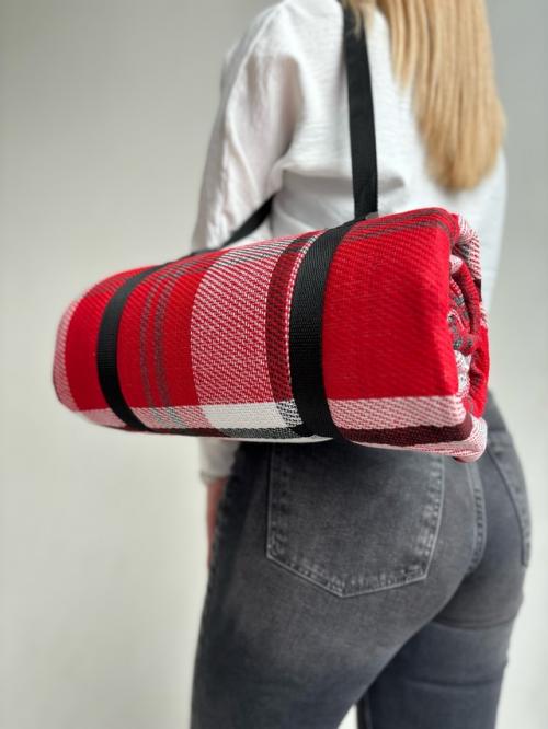 Непромокаемый коврик отлично подойдет для пляжа, гальки и пикника и дачи. 06