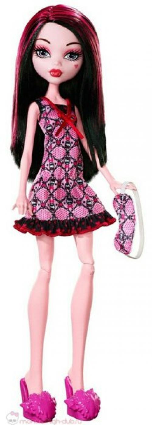 Промо - фото бюджетных спальных кукол Френки Штейн, дракулауры и Клодин Вульф (Dead Tired). 02