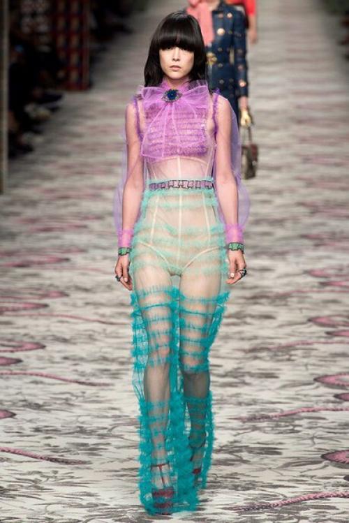 Тренд сезона: все оттенки синего в гардеробе? 06 Тренд сезона: все оттенки синего в гардеробе? 06