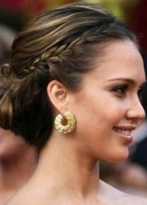 Стили причесок.  Меняются эпохи, и вместе с ними происходит изменение различных тенденций и веяний моды. 01