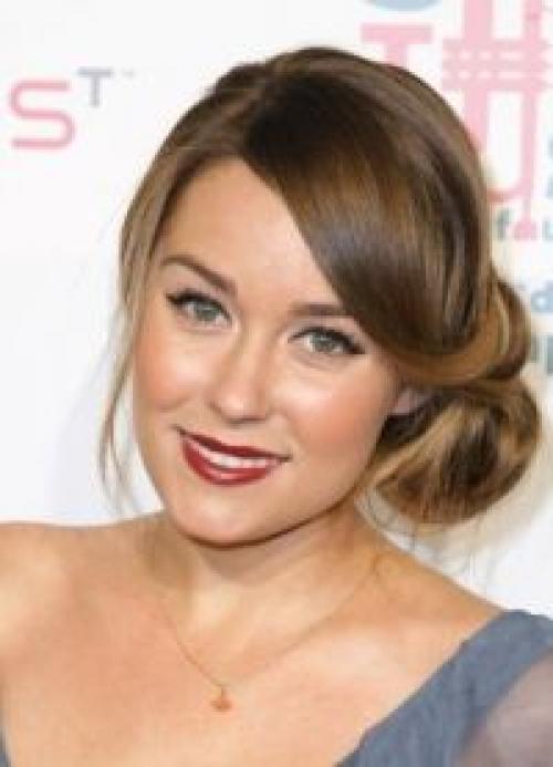 Стили причесок.  Меняются эпохи, и вместе с ними происходит изменение различных тенденций и веяний моды. 03