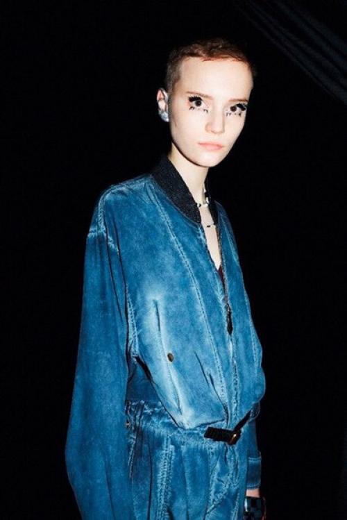 Тренд сезона: все оттенки синего в гардеробе? 03 Тренд сезона: все оттенки синего в гардеробе? 03