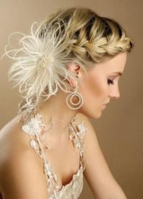 Стили причесок.  Меняются эпохи, и вместе с ними происходит изменение различных тенденций и веяний моды. 06