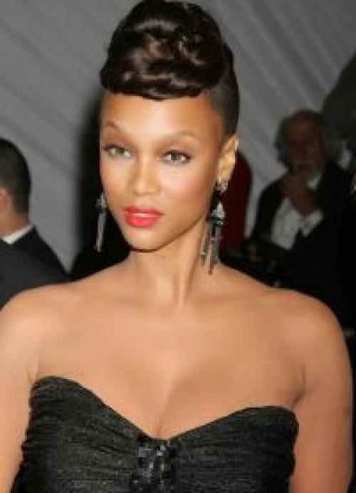 Стили причесок.  Меняются эпохи, и вместе с ними происходит изменение различных тенденций и веяний моды. 08