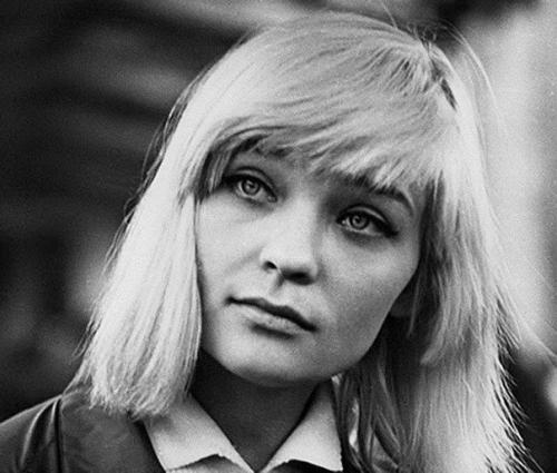 Светлые головы: самые яркие блондинки отечественного кино. 09