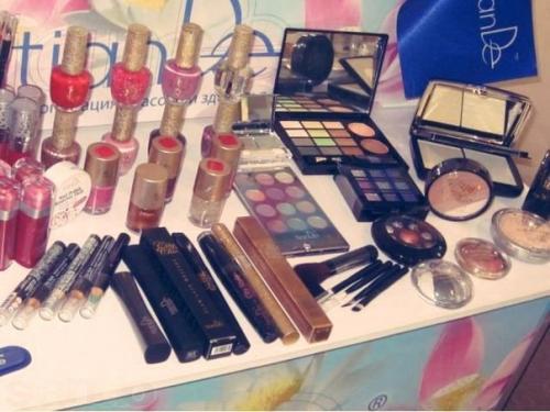 Красивый маникюр для всех представительниц женского пола является не менее важным элементом образа, чем платье, прическа или макияж! 01