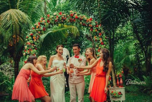 Дорогие наши молодожёны, мы уже много лет живем и работаем на острове Бали, знаем все самые красивые, приватные уголки острова. 03