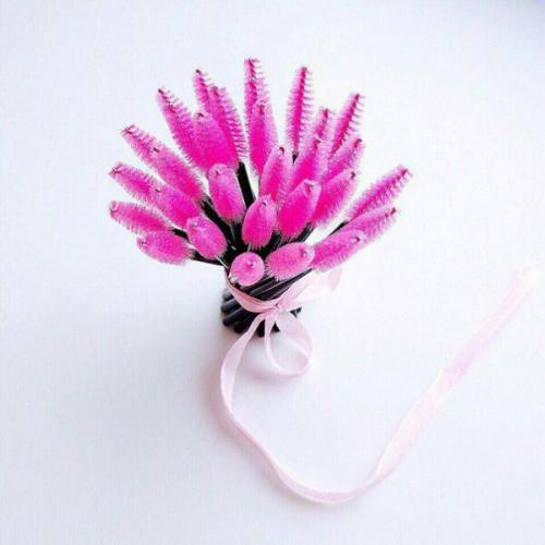 Существует распространенное мнение, что тушь для ресниц выглядит естественней и лучше, а еще является безопаснее, чем наращивание? 01