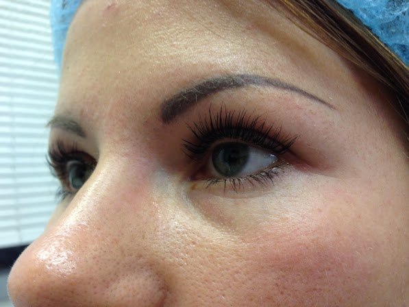 ! Дорогие девушки! Новинка. Полуперманетная Тушь - новое решение длинных ресниц. 01