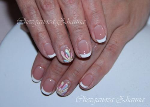 Девушки, я являюсь сертифицированным мастером по маникюру, наращиванию ногтей и ресниц. 02