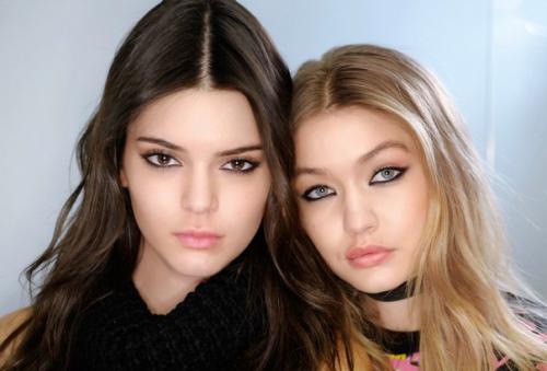 Тренд сезона: черная подводка? 01 Тренд сезона: черная подводка? 01