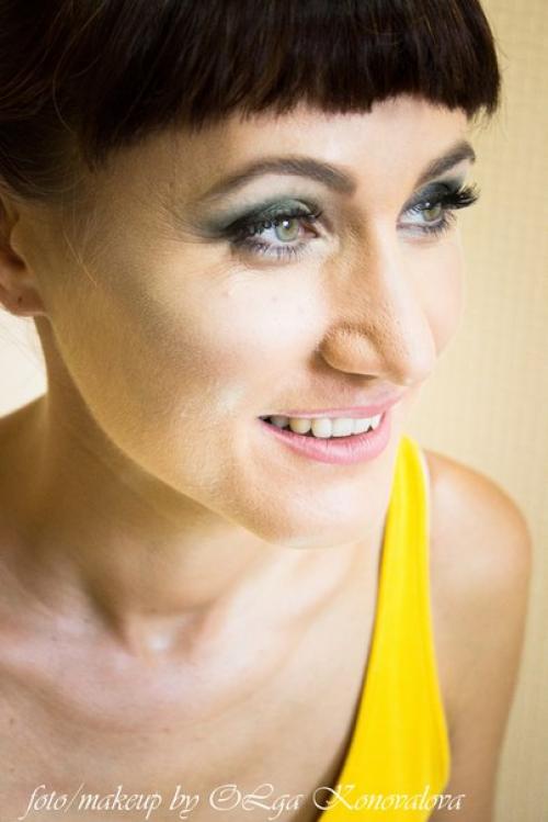 Ко мне на макияж записываются очень красивые девушки, и все как на подбор. 03 Ко мне на макияж записываются очень красивые девушки, и все как на подбор. 03