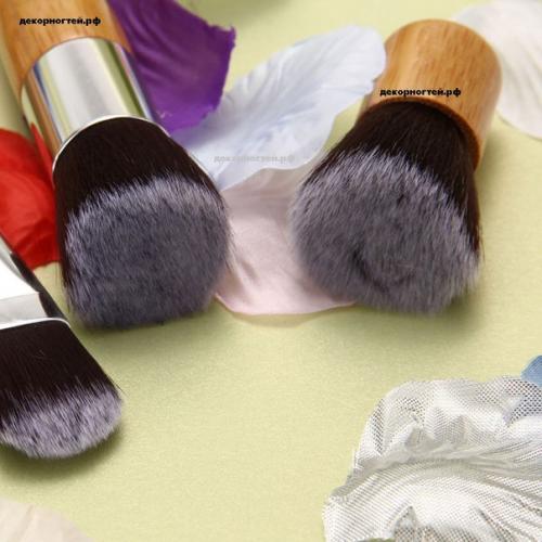Внимание кисть для макияжа. 01