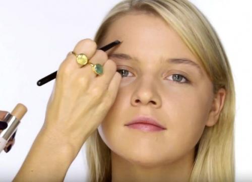 Как правильно наносить консилер под глаза и на дефекты кожи? 05