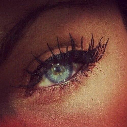 Прекрасний макияж.

Макияж - это не только рисование, но и моделирование, подправка (коррекция) формы и цвета лица.