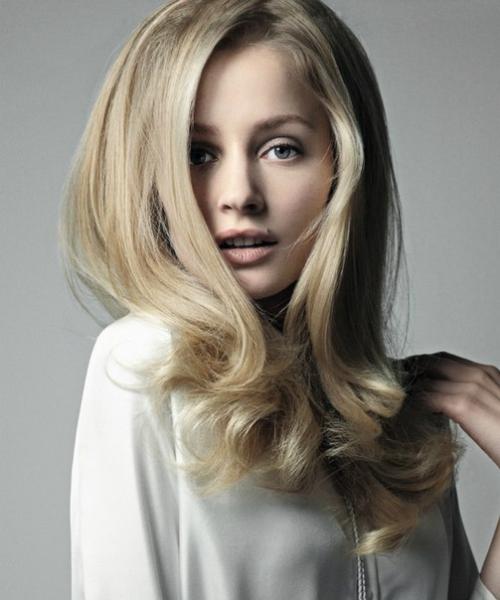 В стильном облике женщины всё взаимосвязано: цвет ногтей и гамма макияжа, гардероб, а также тональность волос. 05