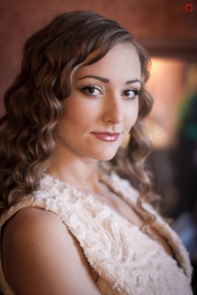 Вы до сих пор не знаете как нужно наносить макияж. Вы до сих пор не знаете как нужно наносить макияж.