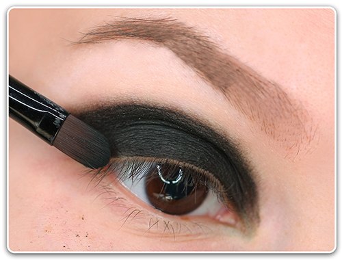 Вечерний макияж с палеткой Sleek Makeup Acid i-Divine Palette. 04