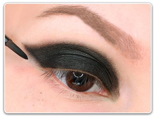 Вечерний макияж с палеткой Sleek Makeup Acid i-Divine Palette. 05