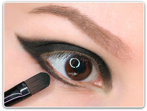 Вечерний макияж с палеткой Sleek Makeup Acid i-Divine Palette. 06