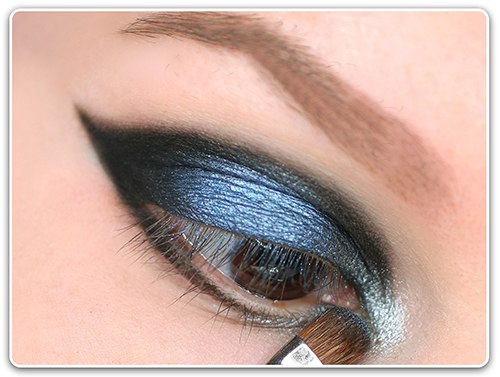 Вечерний макияж с палеткой Sleek Makeup Acid i-Divine Palette. 08