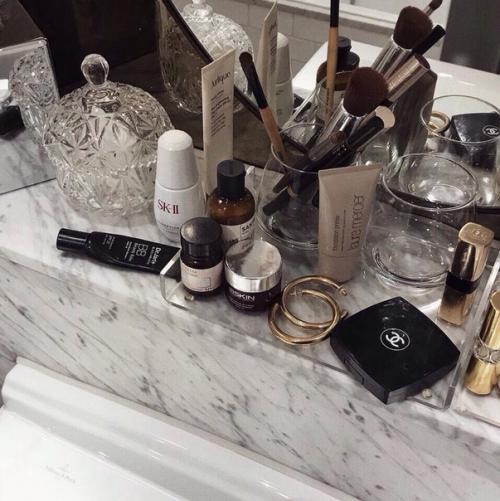 Топ - 7 ошибок при нанесении парфюма. 01 Топ - 7 ошибок при нанесении парфюма. 01